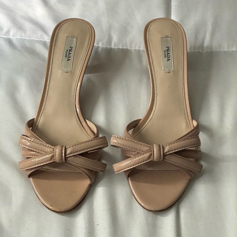 Prada nude bow kitten heels